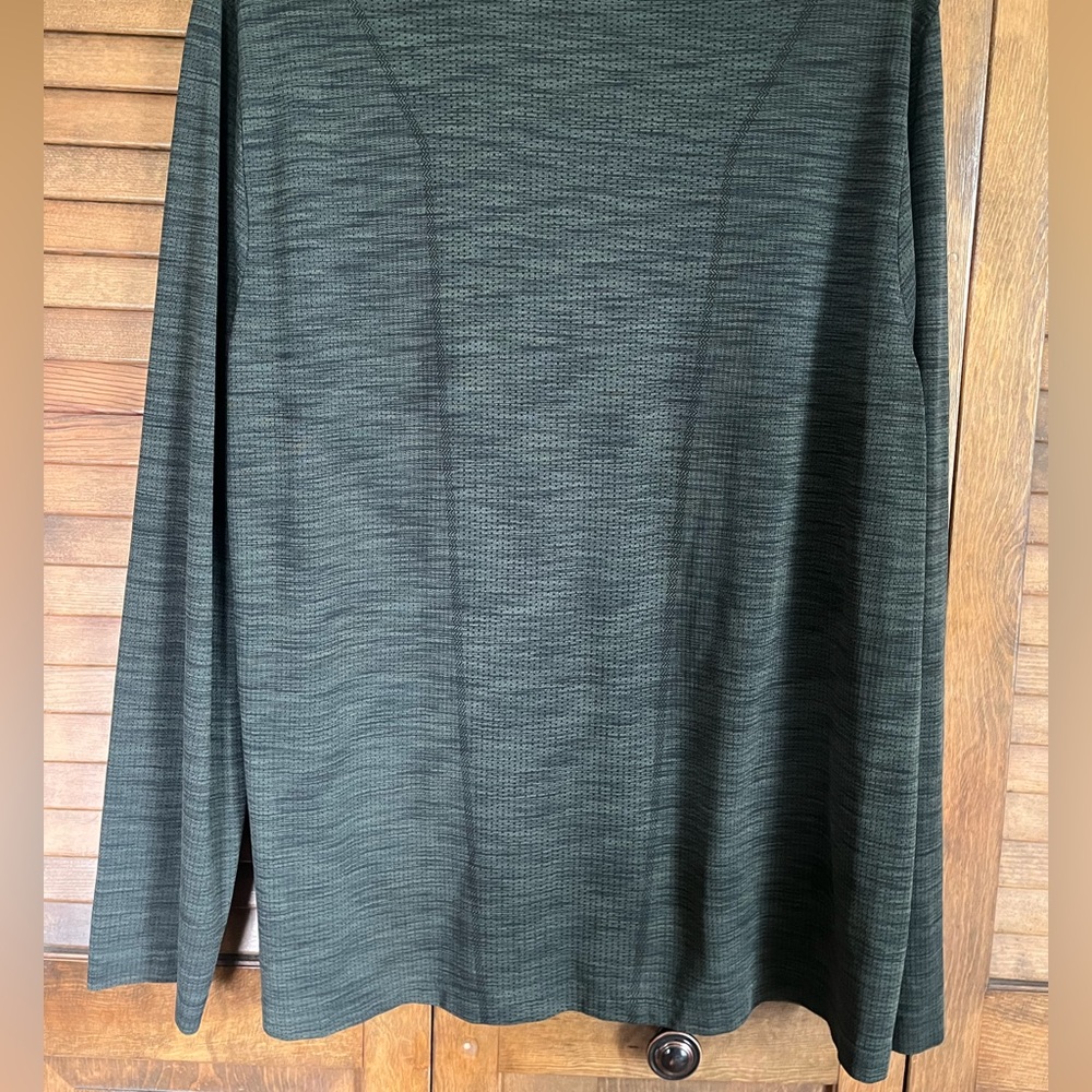 Men’s 2XL Under Armour pristine condition grey zip up. - Picture 9 of 9